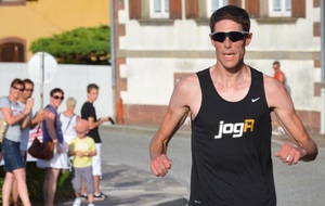 5211e0aa5c27d_PierreJoncherayJogrVS11km1.JPG